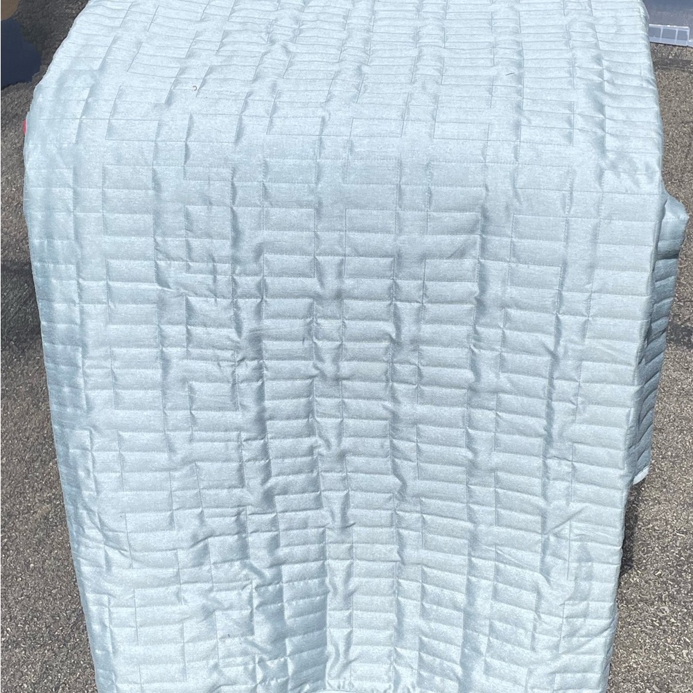 NWOT Hotel by Park Avenue faux silk King size coverlet.